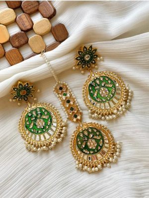 Earing and Tikka Green