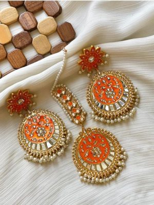 Earing and Tikka Orange